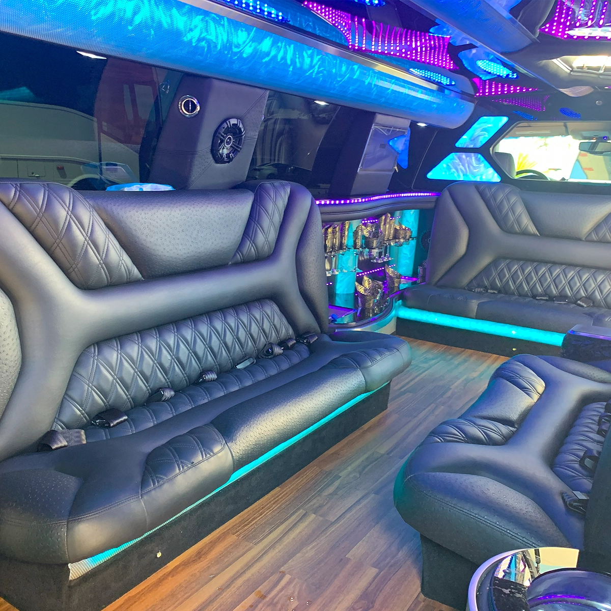 13 Passenger SUV Limousine Orlando